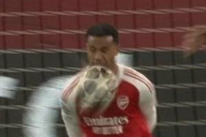 太惊人了！加布里埃尔竟用面部封堵对手射门，这画面看得人头皮发麻。